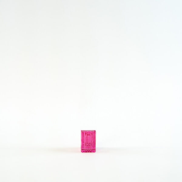 Skleněný svícen na kónickou svíčku kvádr výrazně růžový - 6 cm