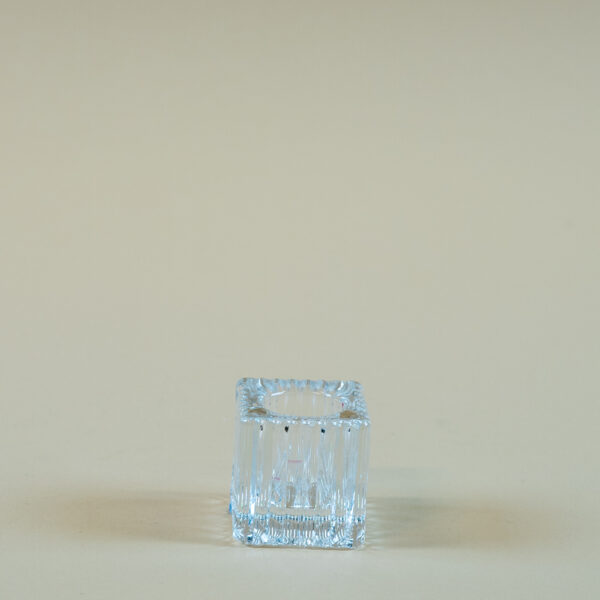 Skleněný svícen na kónickou svíčku "vroubek kvádr" - 4 cm
