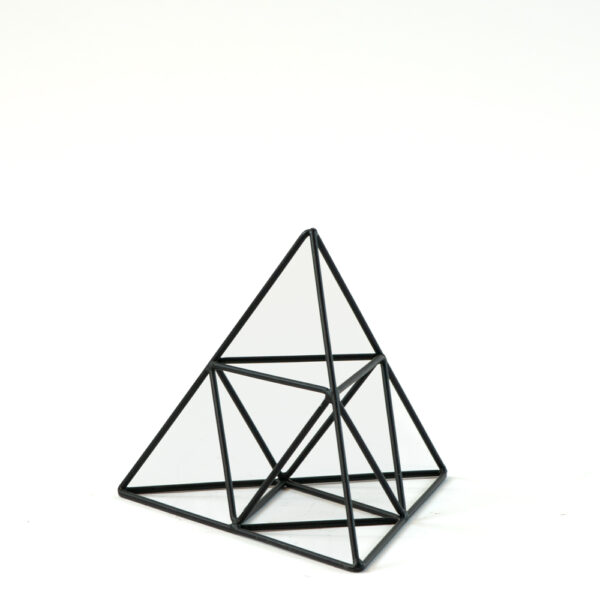 Černý trojúhelník - geometrický / dekorace