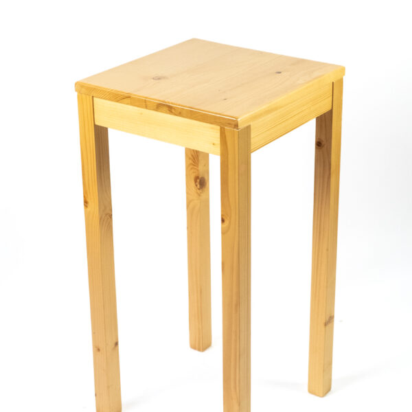 Dřevěný stolek světlý - nižší (80 cm)