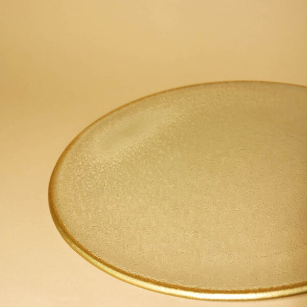 Skleněný talíř se strukturou a zlatým detailem - 27cm